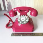 Vintage 1930s Retro Landline Phone - Pink Plastic Antique Replica with Redial, Classic Design for Home, Office, Hotel - Perfect for Vintage Enthusiasts, Collectors, and Photography - Includes Speakers & Car Charger, Vintage Phone Accessories, Office Equipment, Durable Construction, Highquality Material - Image 4